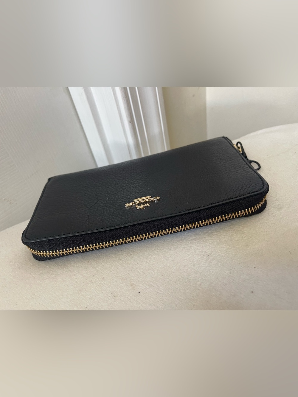 Coach Black Pebbled Leather Zip Wallet with Gold Logo - Picture 4 of 9
